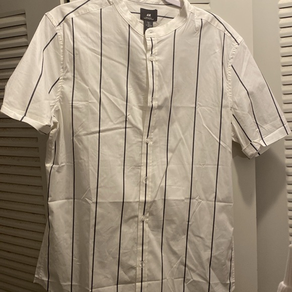 H&M Men’s Muscle Shirt - Picture 2 of 4